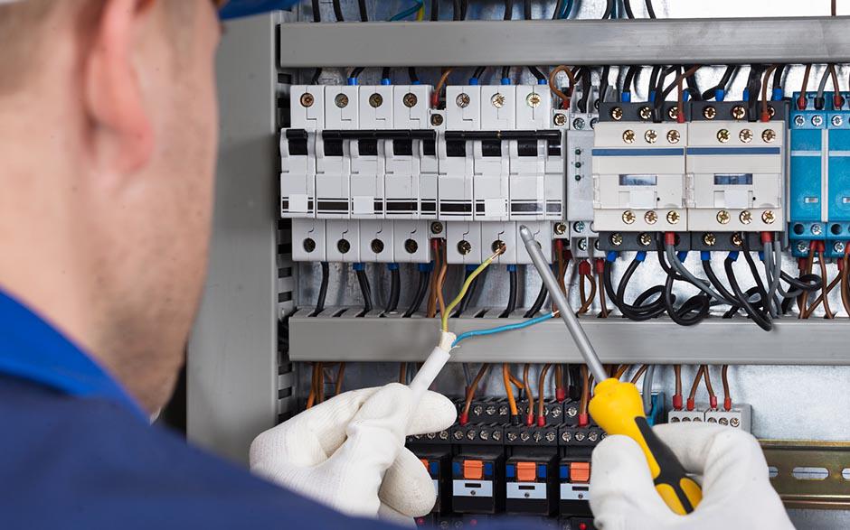 électricien de maintenance Guyancourt